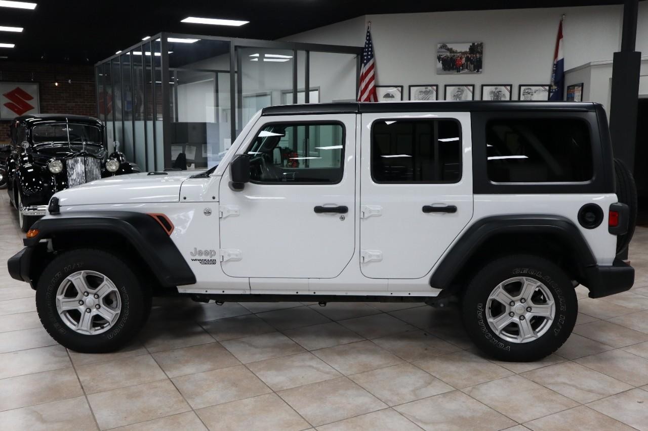 Jeep Wrangler Unlimited Vehicle Full-screen Gallery Image 2