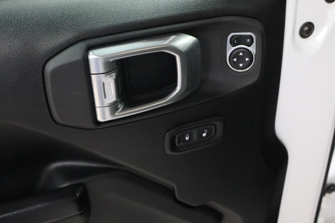 Jeep Wrangler Unlimited Vehicle Full-screen Gallery Image 11