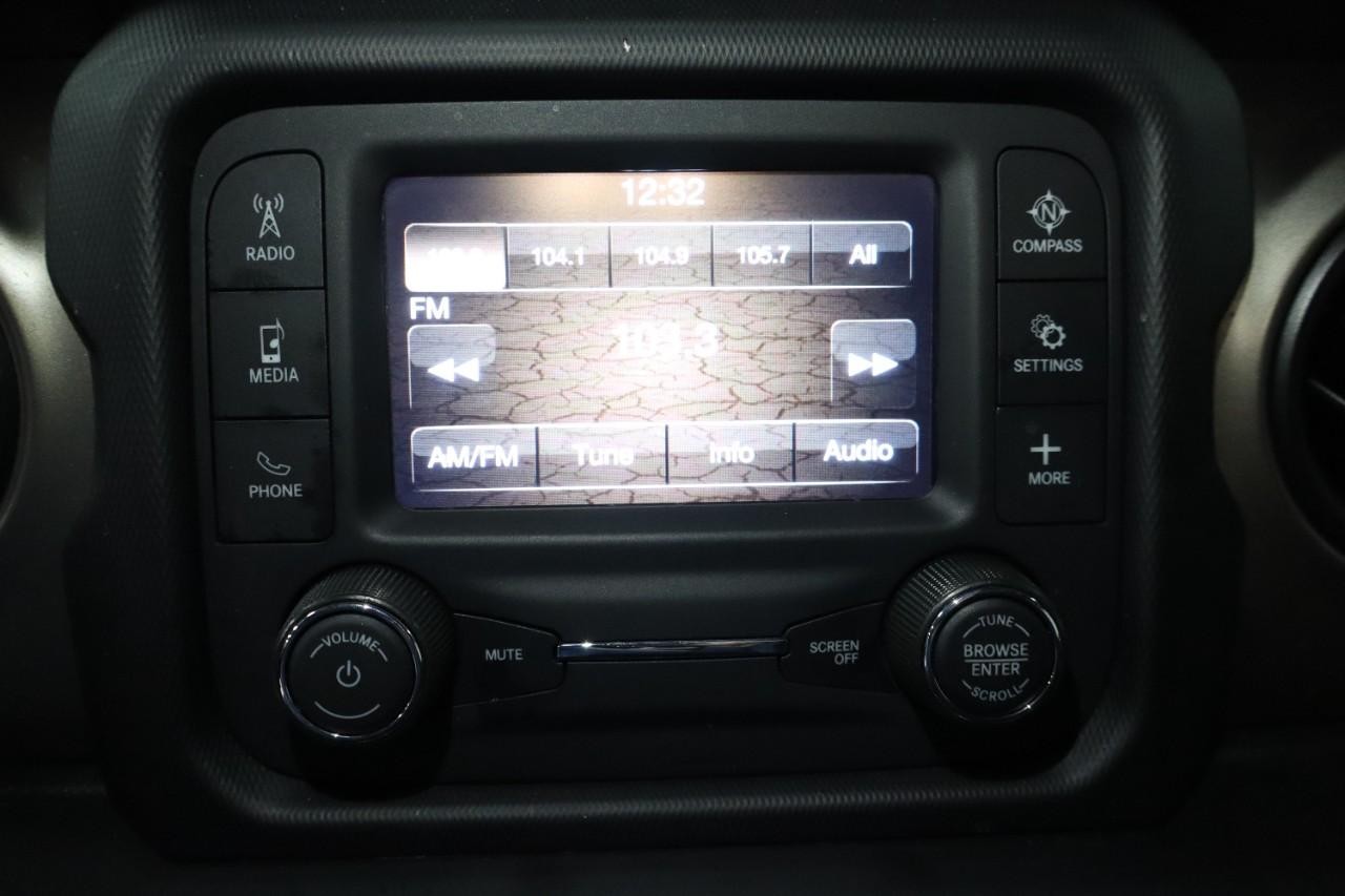 Jeep Wrangler Unlimited Vehicle Full-screen Gallery Image 15