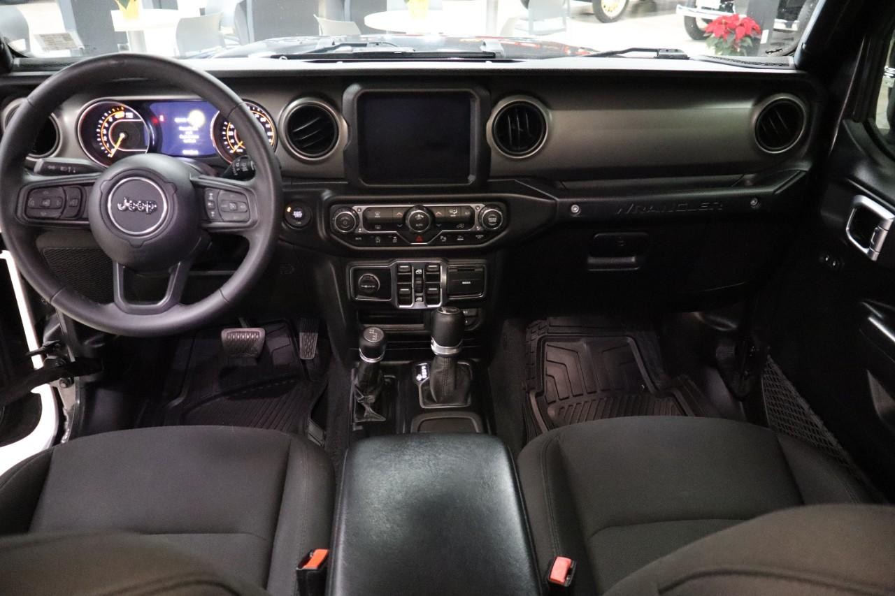 Jeep Wrangler Vehicle Full-screen Gallery Image 12