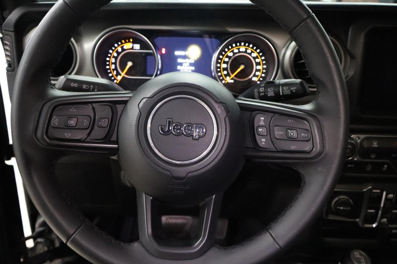 Jeep Wrangler Vehicle Full-screen Gallery Image 13