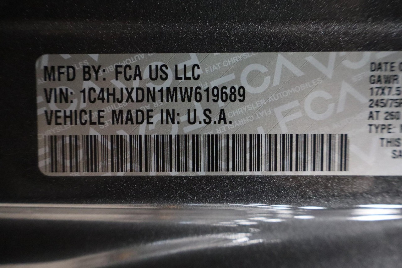 Jeep Wrangler Vehicle Full-screen Gallery Image 19