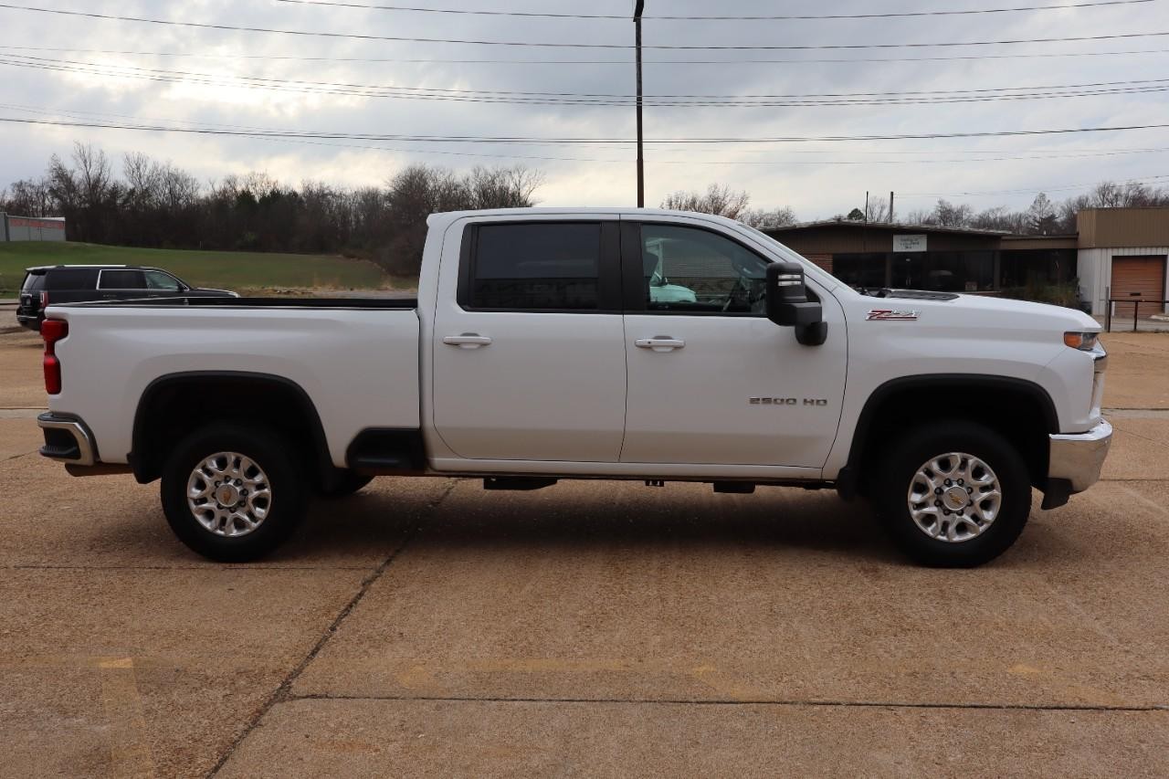 Chevrolet Silverado 2500HD Vehicle Full-screen Gallery Image 7