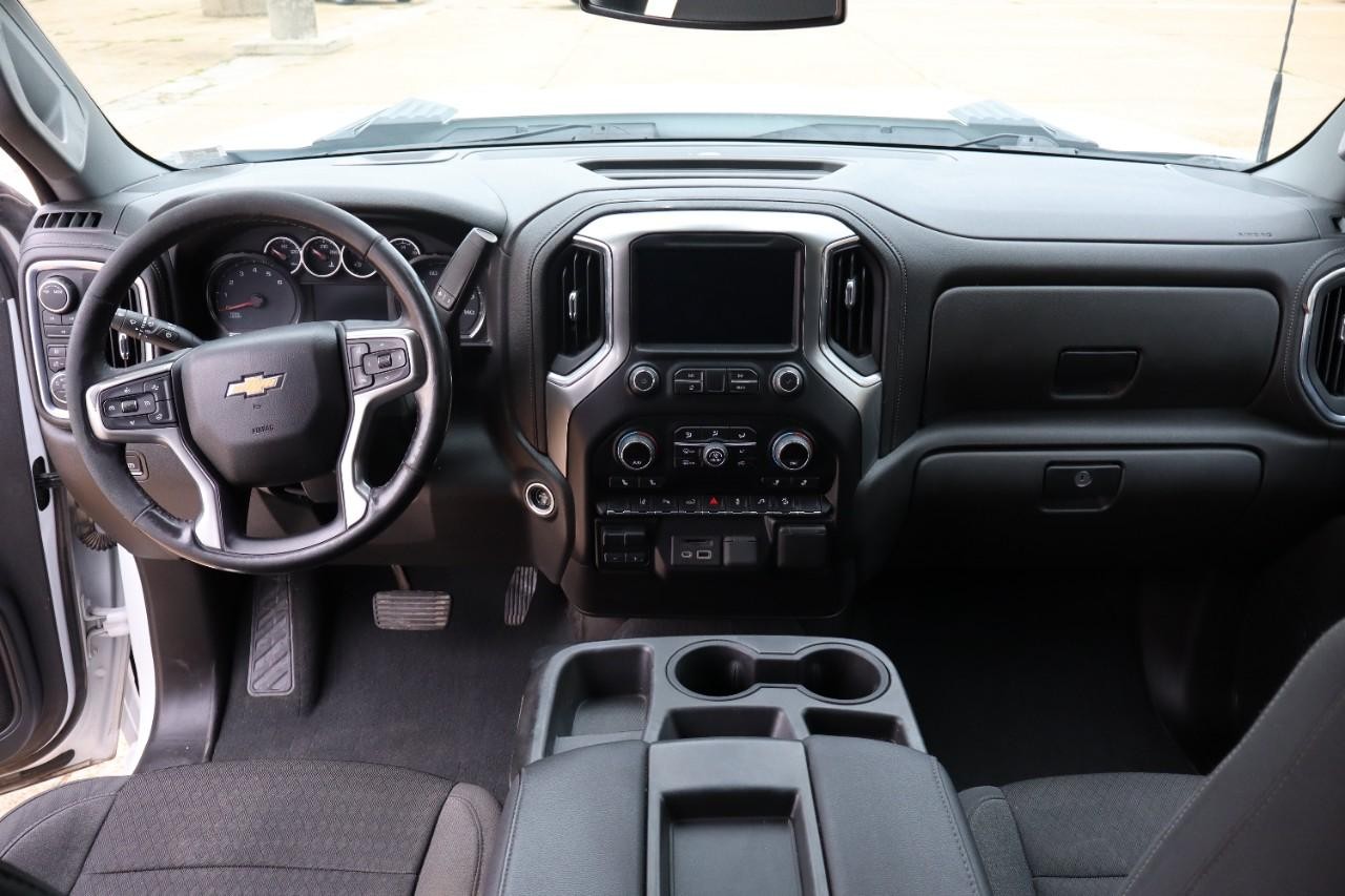 Chevrolet Silverado 2500HD Vehicle Full-screen Gallery Image 13