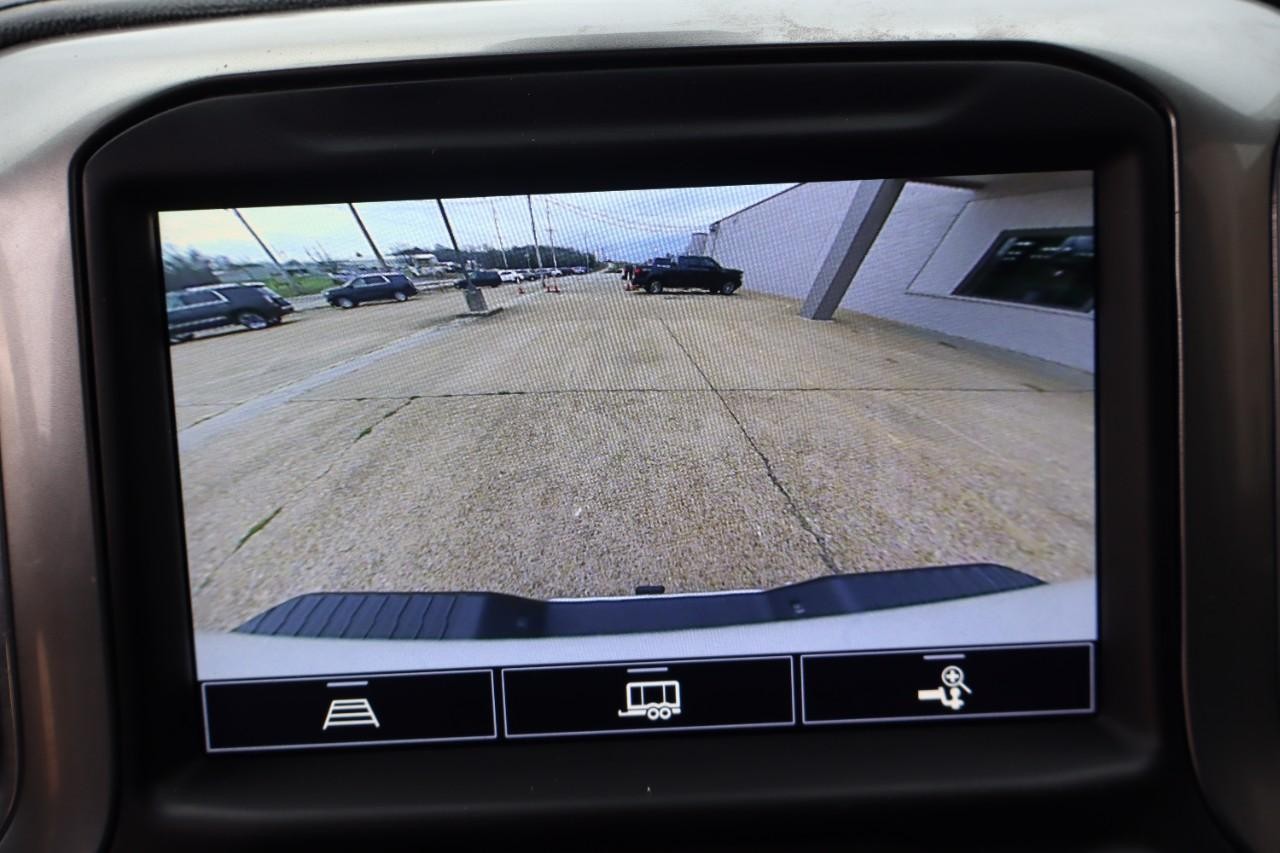 Chevrolet Silverado 2500HD Vehicle Full-screen Gallery Image 15