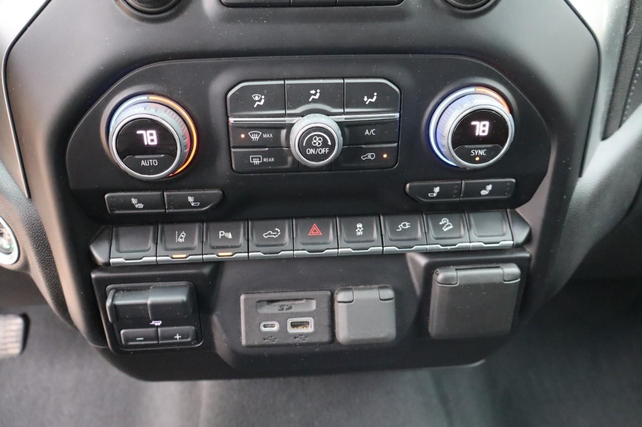 Chevrolet Silverado 2500HD Vehicle Full-screen Gallery Image 17