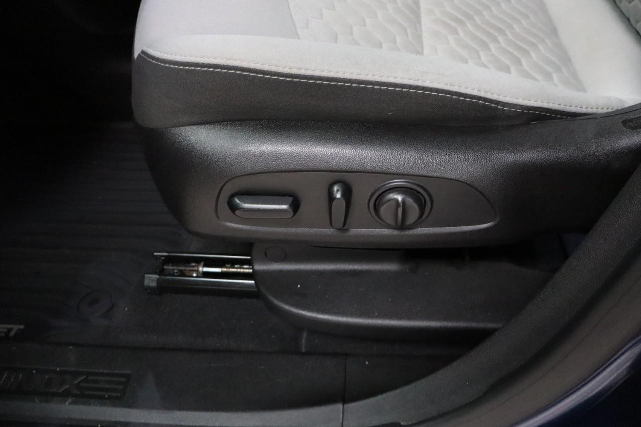 Chevrolet Equinox Vehicle Full-screen Gallery Image 10