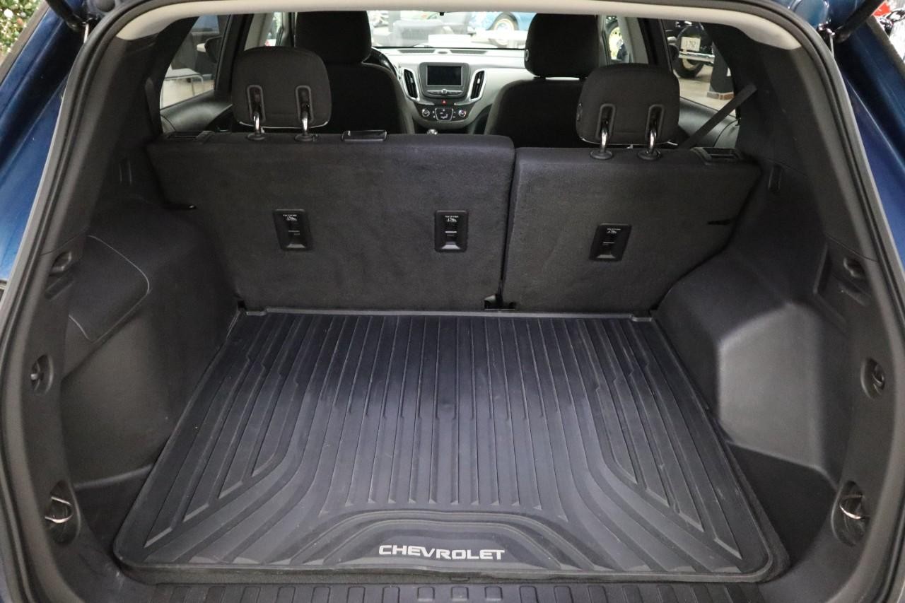 Chevrolet Equinox Vehicle Full-screen Gallery Image 18