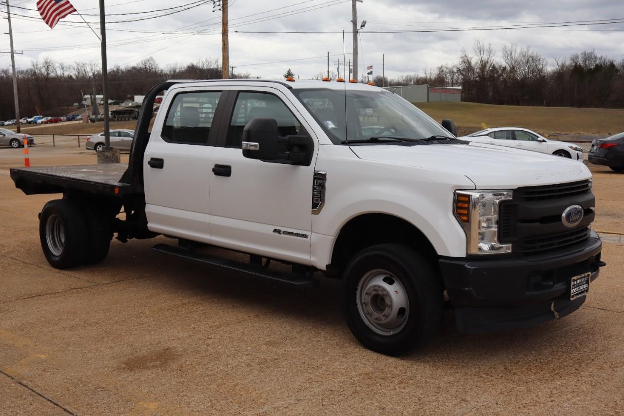 Ford Super Duty F-350 DRW Vehicle Full-screen Gallery Image 7