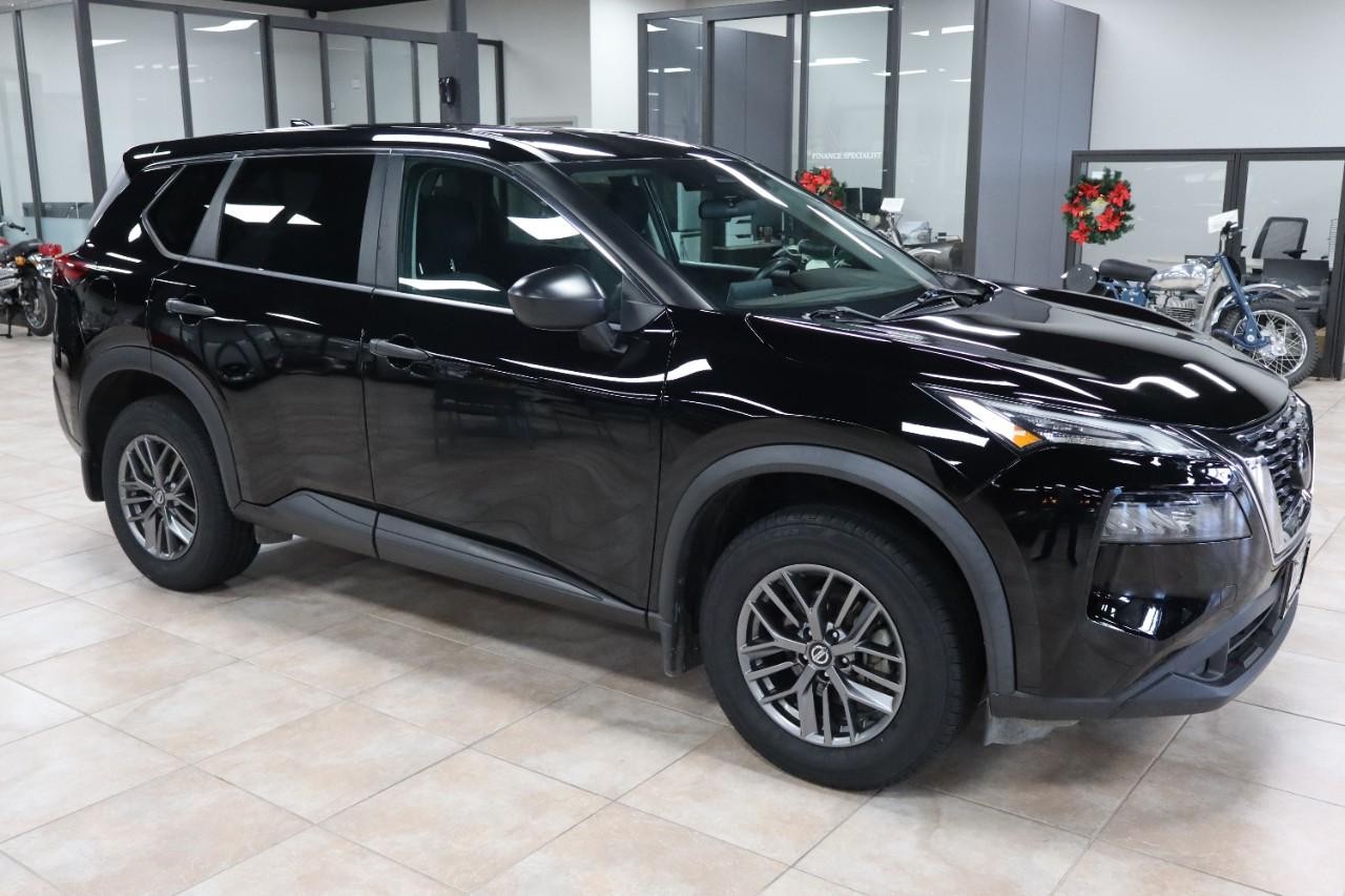 Nissan Rogue Vehicle Full-screen Gallery Image 7