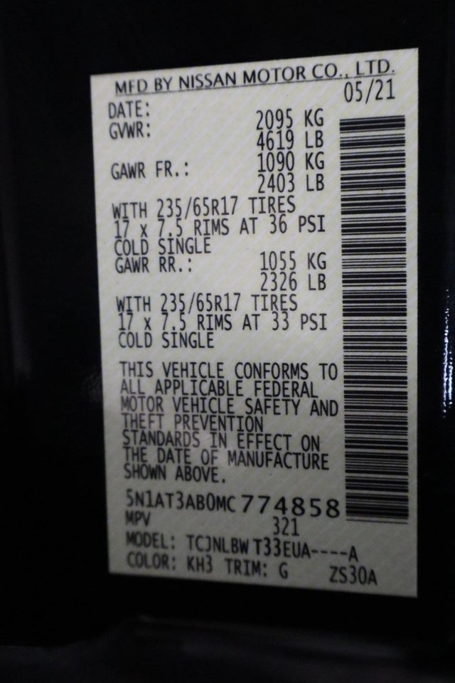 Nissan Rogue Vehicle Full-screen Gallery Image 19