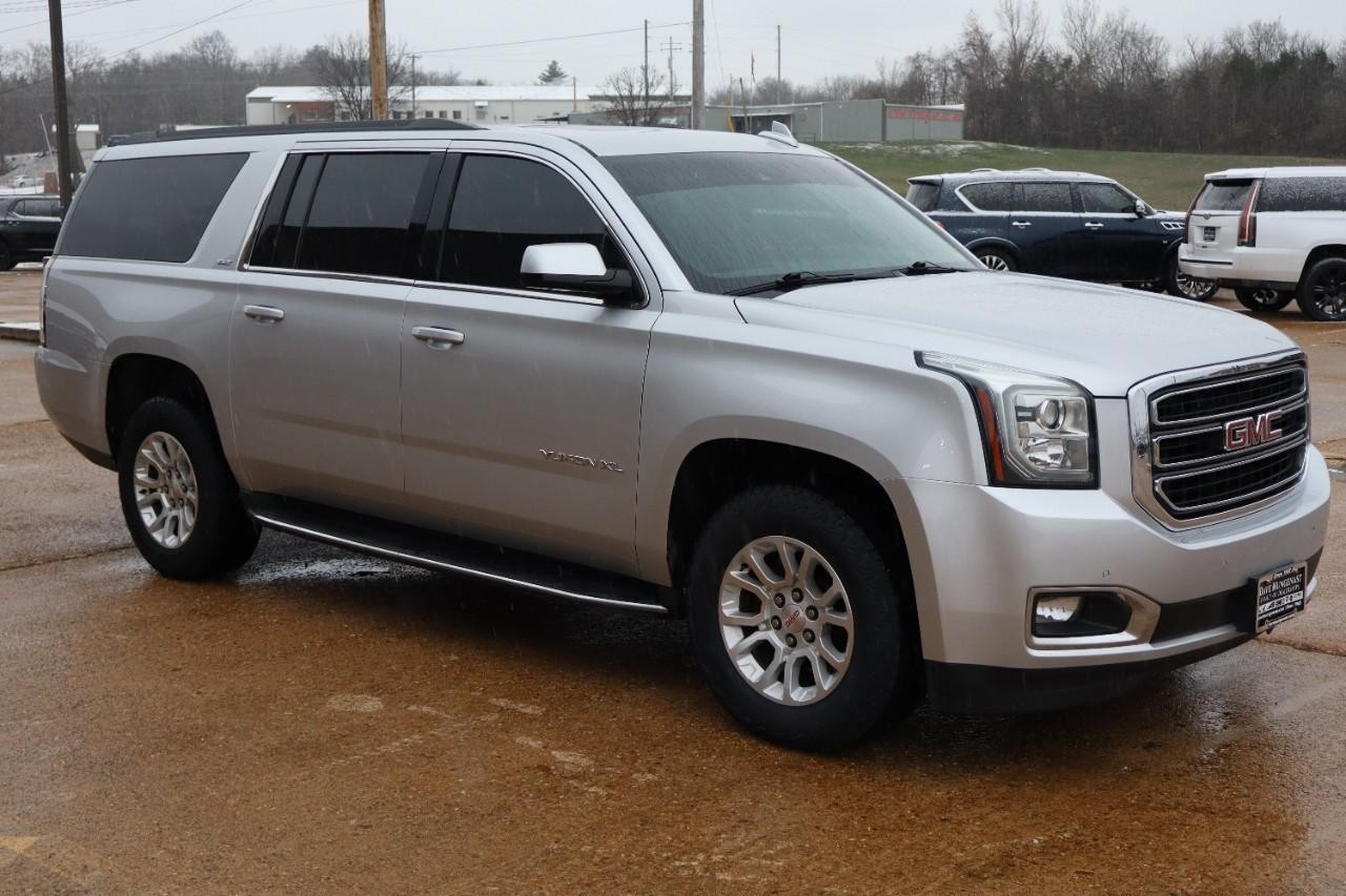 GMC Yukon XL Vehicle Full-screen Gallery Image 7
