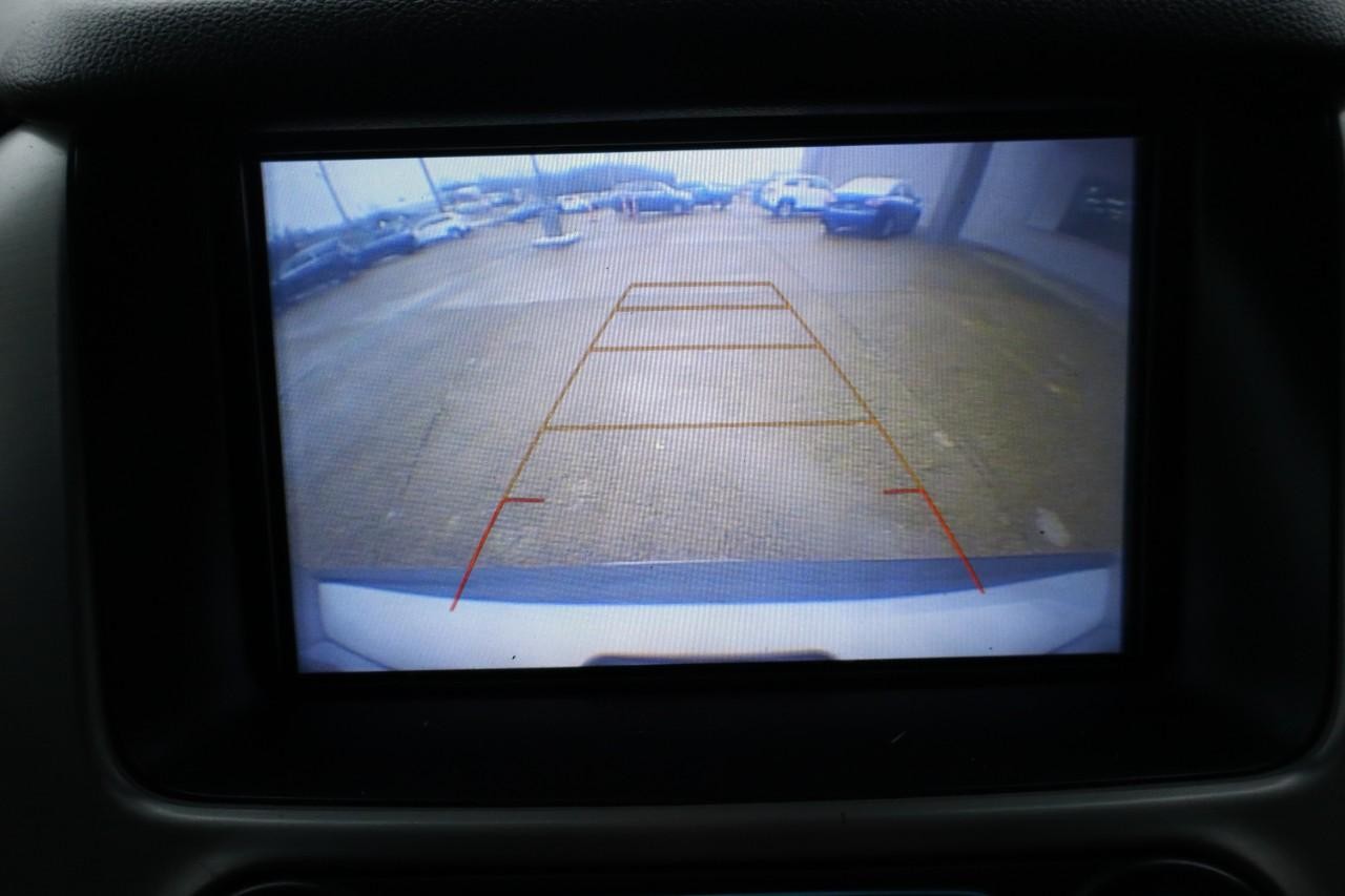 GMC Yukon XL Vehicle Full-screen Gallery Image 14