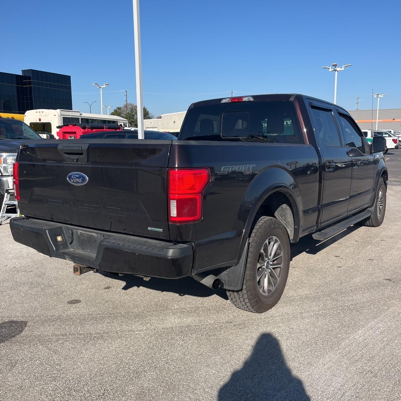 Ford F-150 Vehicle Full-screen Gallery Image 3