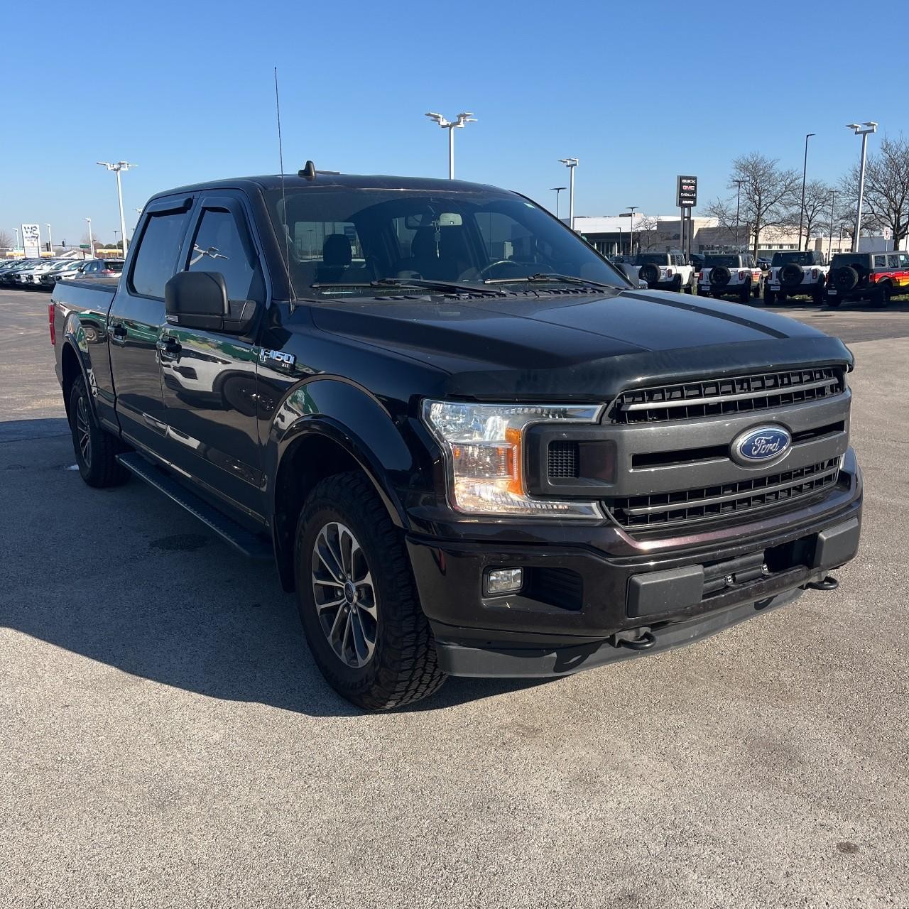 Ford F-150 Vehicle Full-screen Gallery Image 4