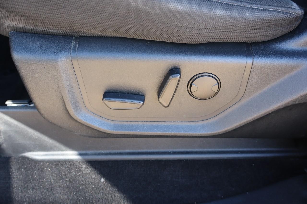 Ford F-150 Vehicle Full-screen Gallery Image 9