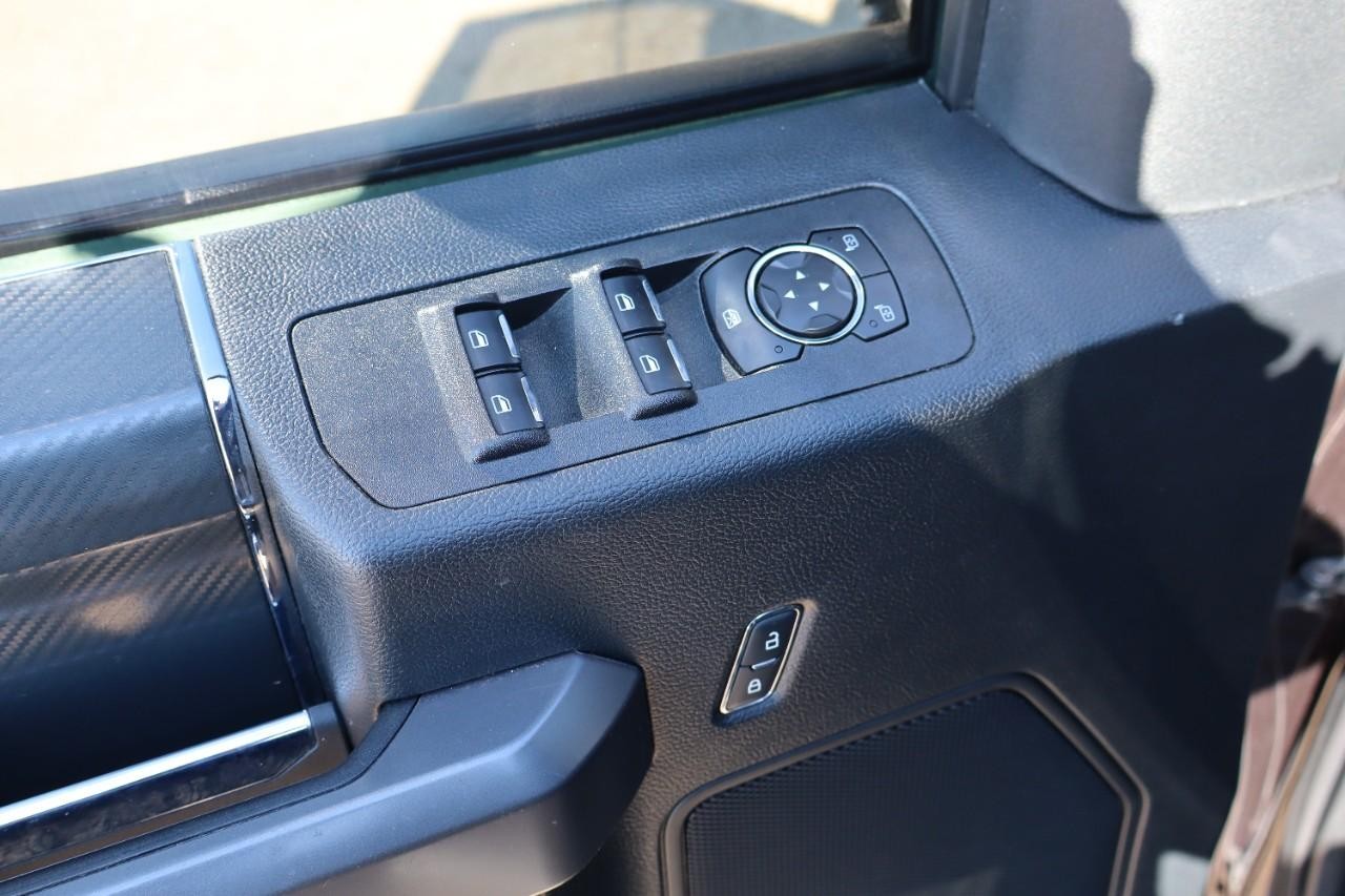 Ford F-150 Vehicle Full-screen Gallery Image 10