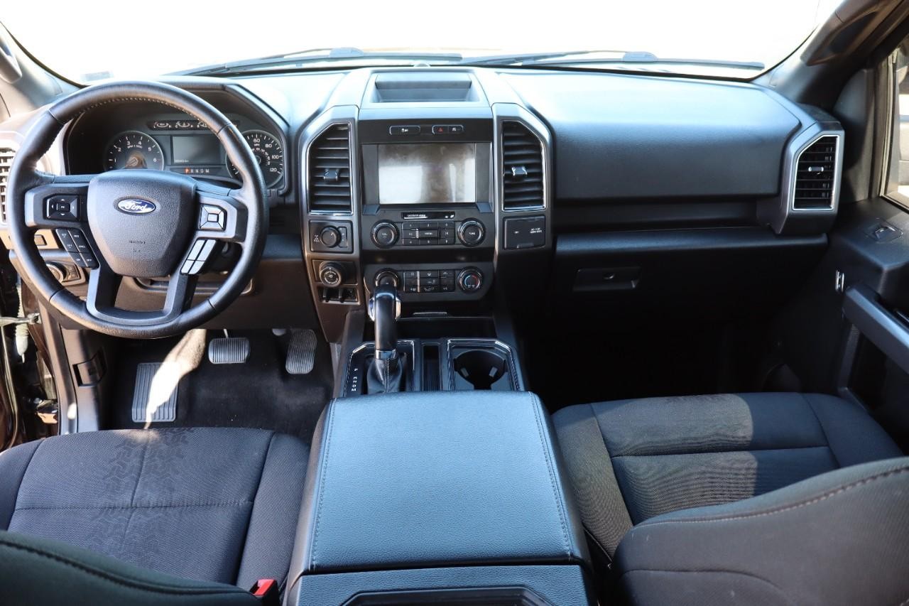 Ford F-150 Vehicle Full-screen Gallery Image 11