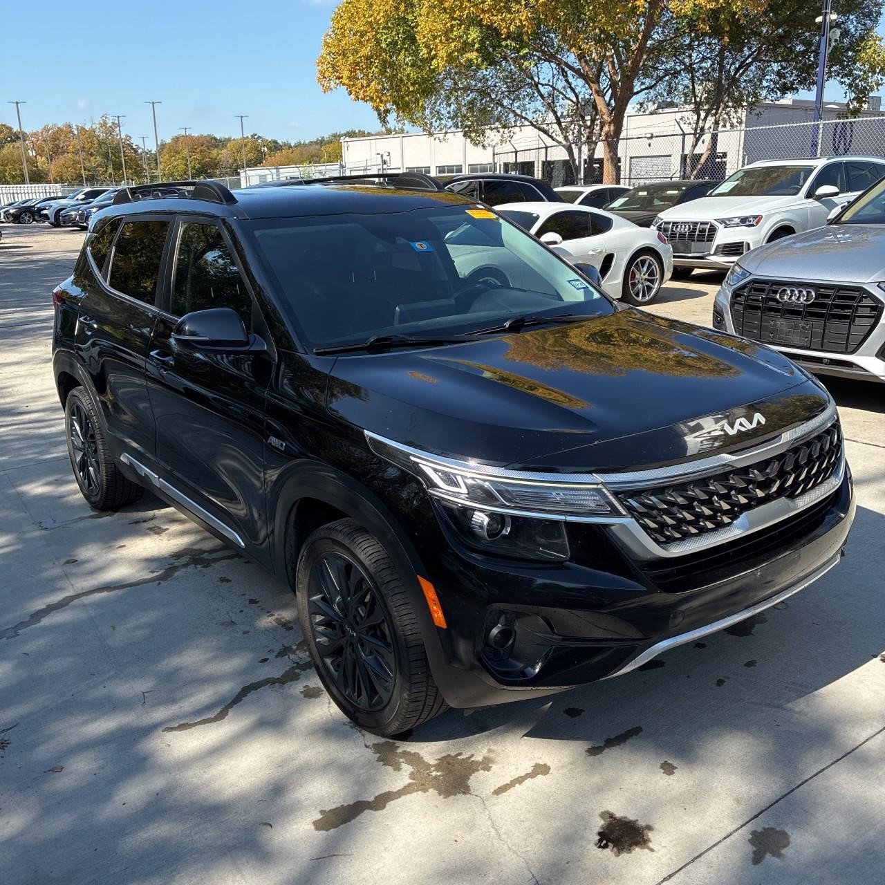 Kia Seltos Vehicle Full-screen Gallery Image 4