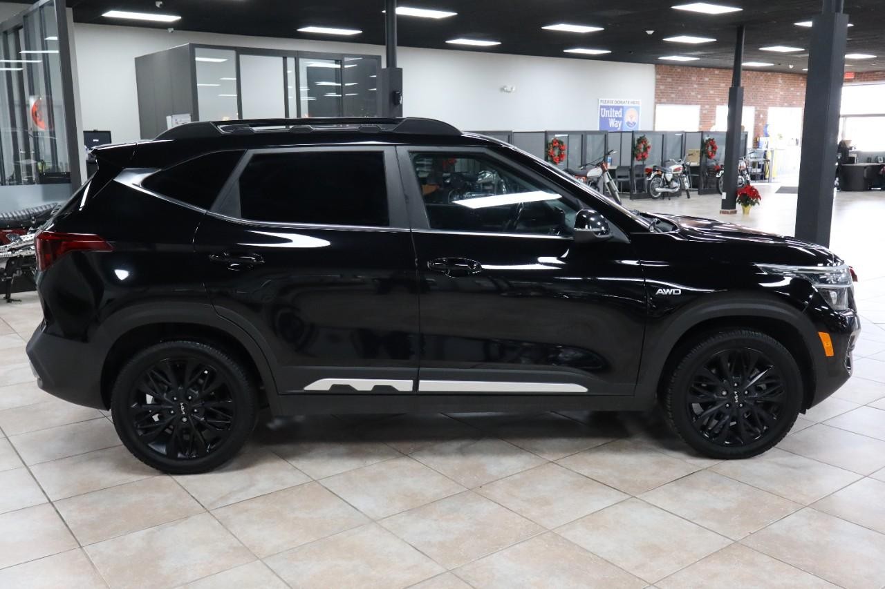 Kia Seltos Vehicle Full-screen Gallery Image 6