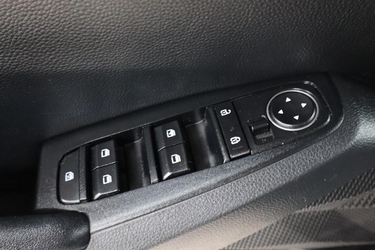 Kia Seltos Vehicle Full-screen Gallery Image 11