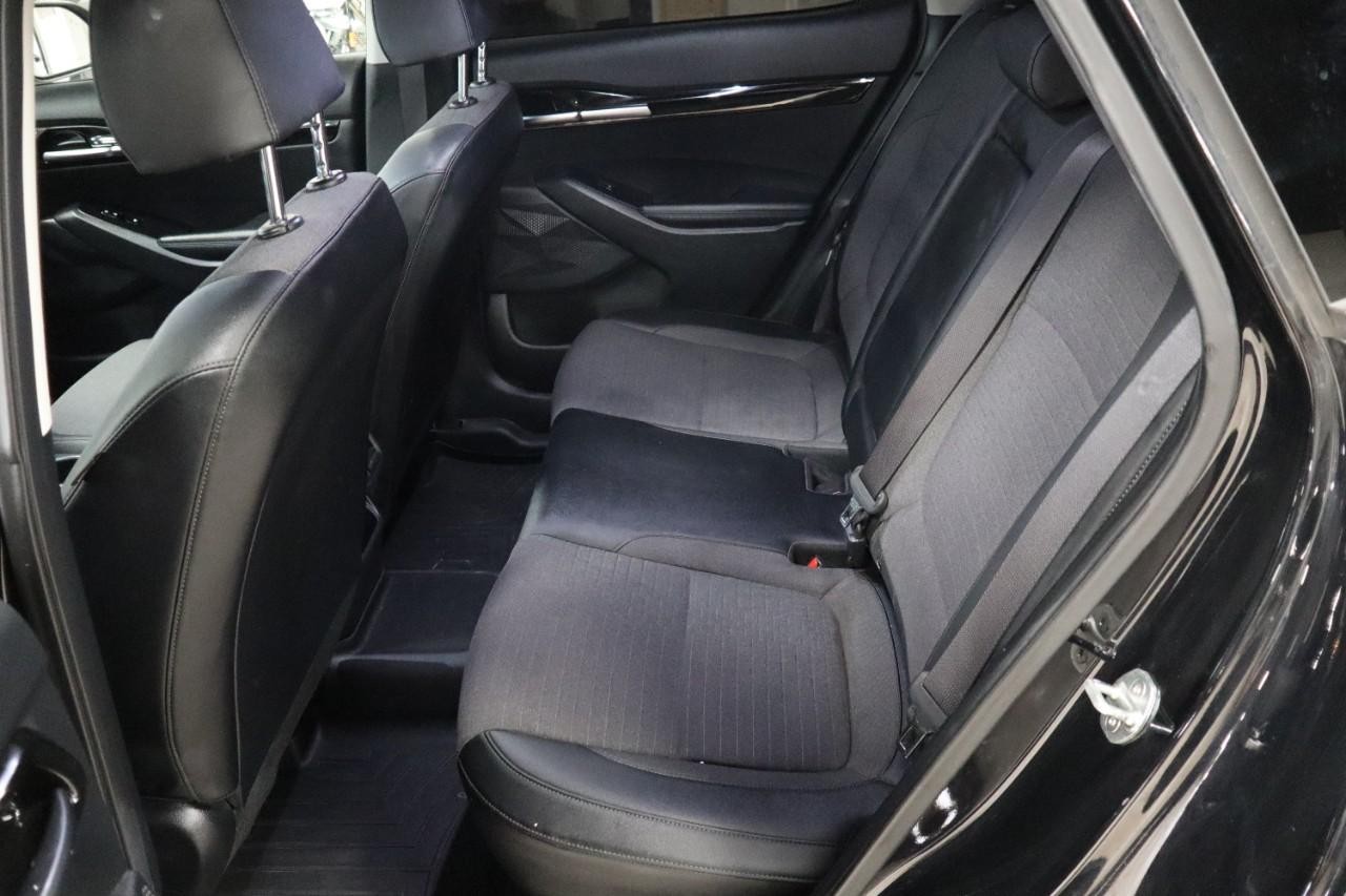 Kia Seltos Vehicle Full-screen Gallery Image 18