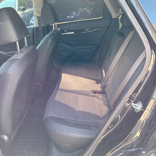 Kia Seltos Vehicle Full-screen Gallery Image 7