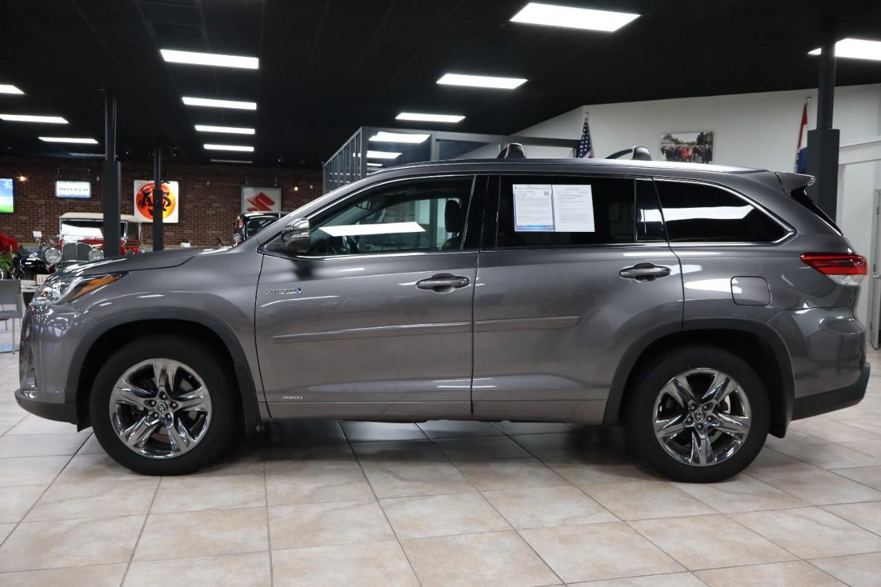 Toyota Highlander Vehicle Full-screen Gallery Image 2