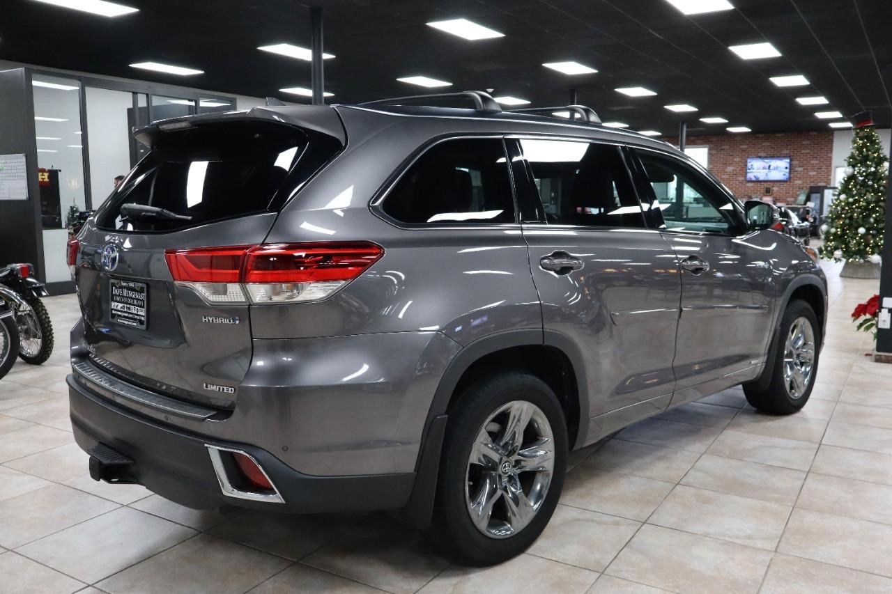 Toyota Highlander Vehicle Full-screen Gallery Image 5