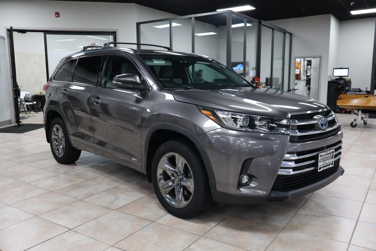 Toyota Highlander Vehicle Full-screen Gallery Image 7