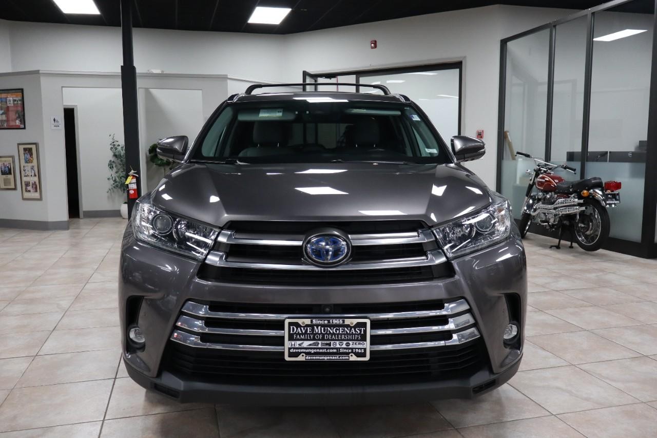 Toyota Highlander Vehicle Full-screen Gallery Image 8