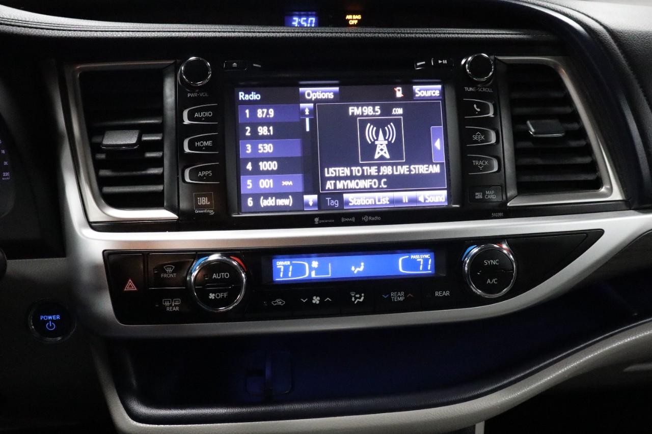 Toyota Highlander Vehicle Full-screen Gallery Image 14