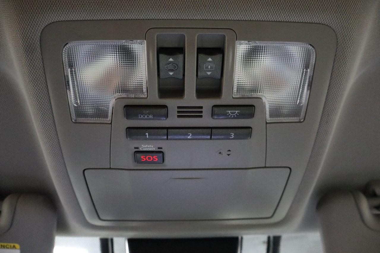 Toyota Highlander Vehicle Full-screen Gallery Image 18