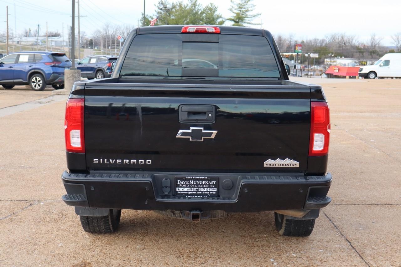 Chevrolet Silverado 1500 Vehicle Full-screen Gallery Image 4