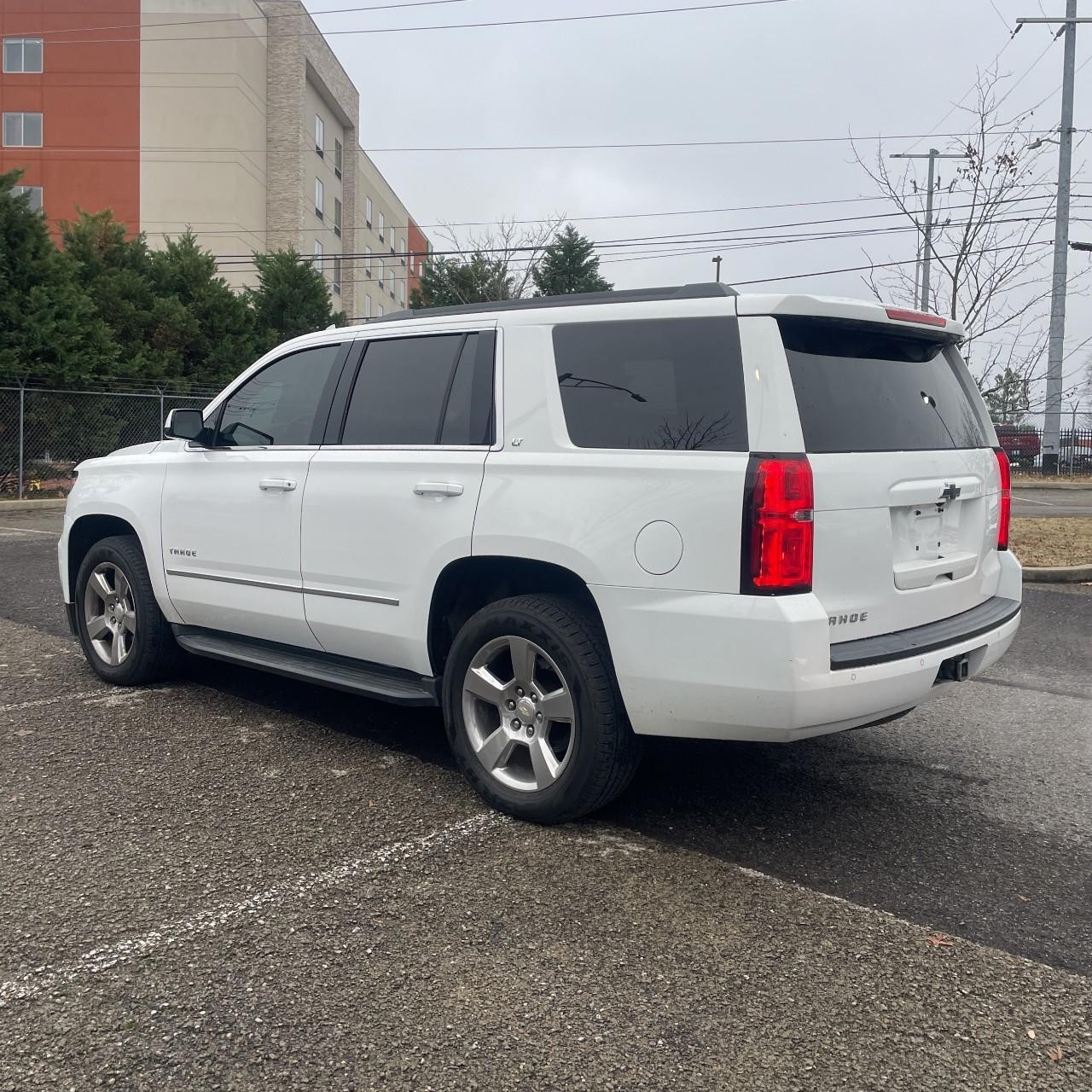 Chevrolet Tahoe Vehicle Full-screen Gallery Image 3
