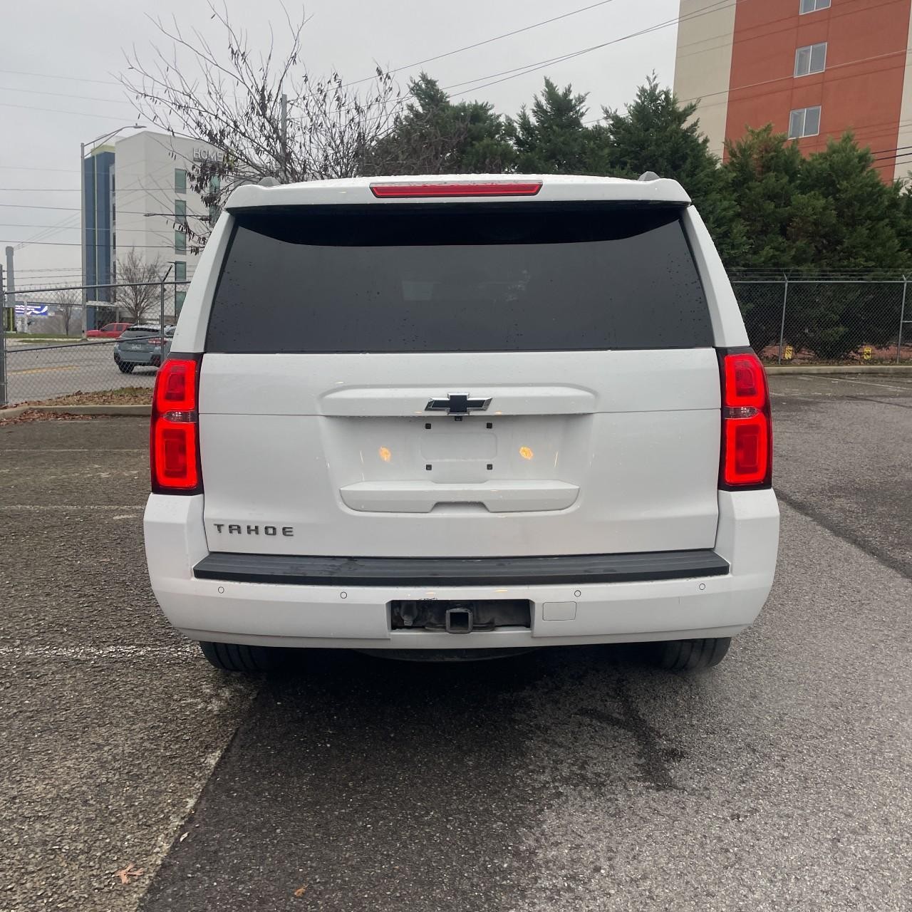 Chevrolet Tahoe Vehicle Full-screen Gallery Image 4