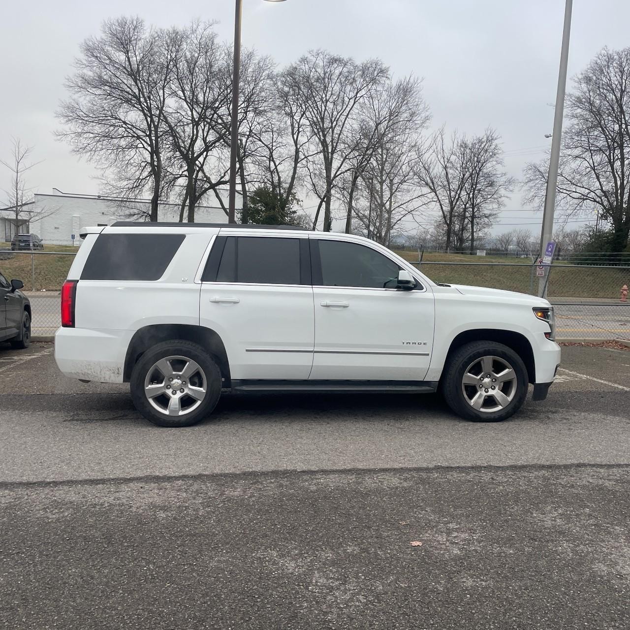 Chevrolet Tahoe Vehicle Full-screen Gallery Image 6