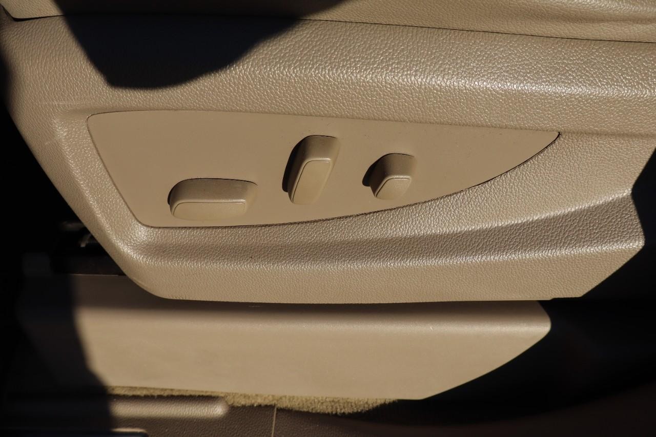 Chevrolet Tahoe Vehicle Full-screen Gallery Image 13