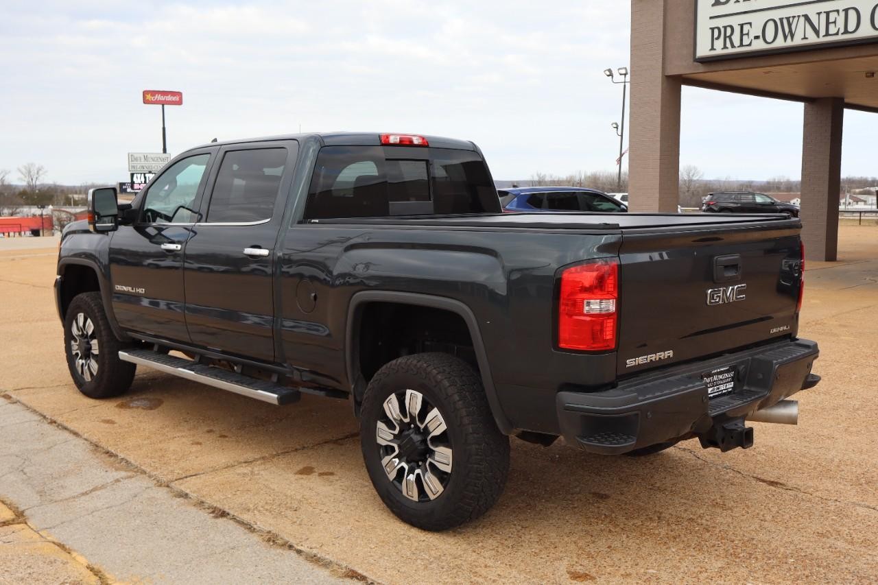GMC Sierra 3500HD Vehicle Full-screen Gallery Image 5