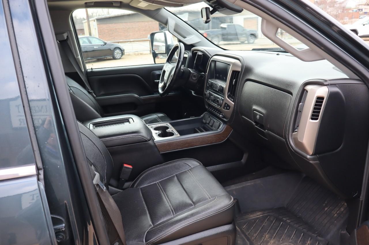 GMC Sierra 3500HD Vehicle Full-screen Gallery Image 9