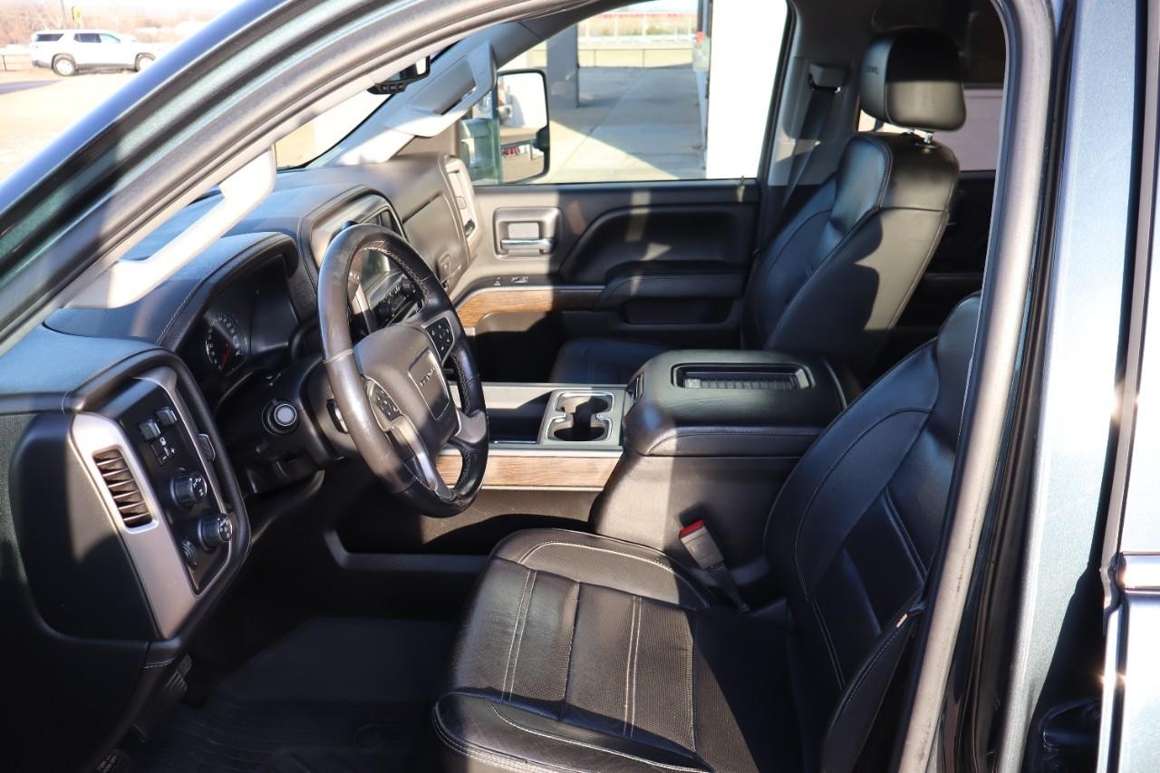 GMC Sierra 3500HD Vehicle Full-screen Gallery Image 12