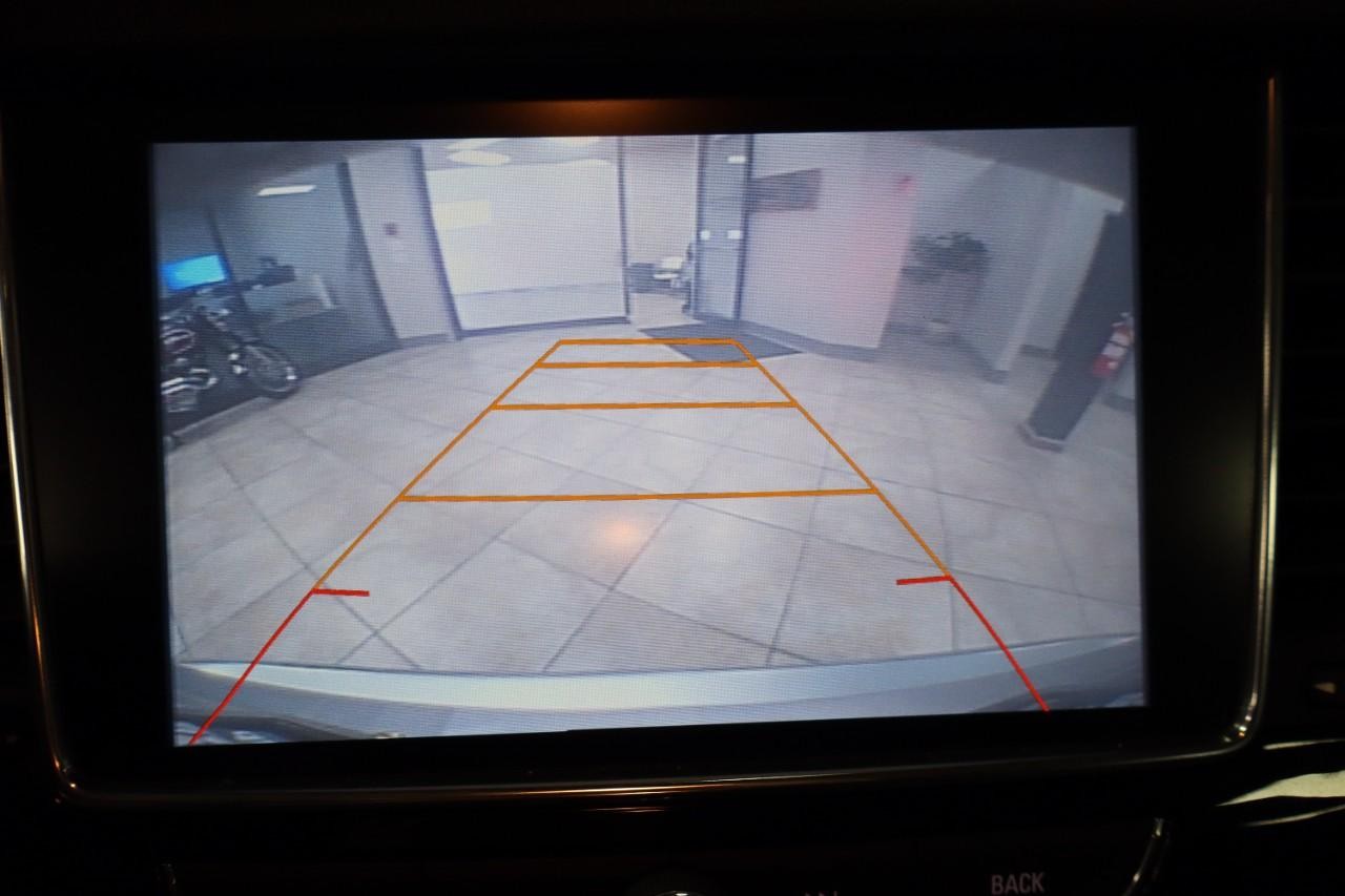 Buick Encore Vehicle Full-screen Gallery Image 14