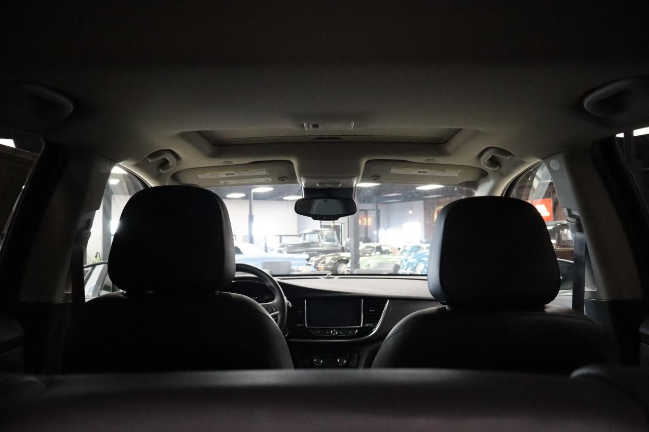 Buick Encore Vehicle Full-screen Gallery Image 19