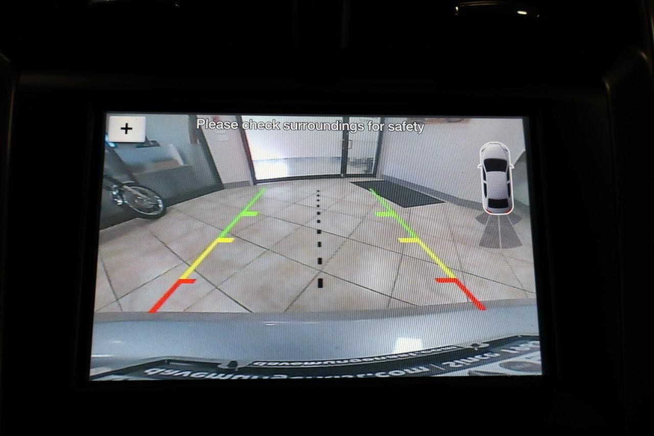 Ford Fusion Vehicle Full-screen Gallery Image 14