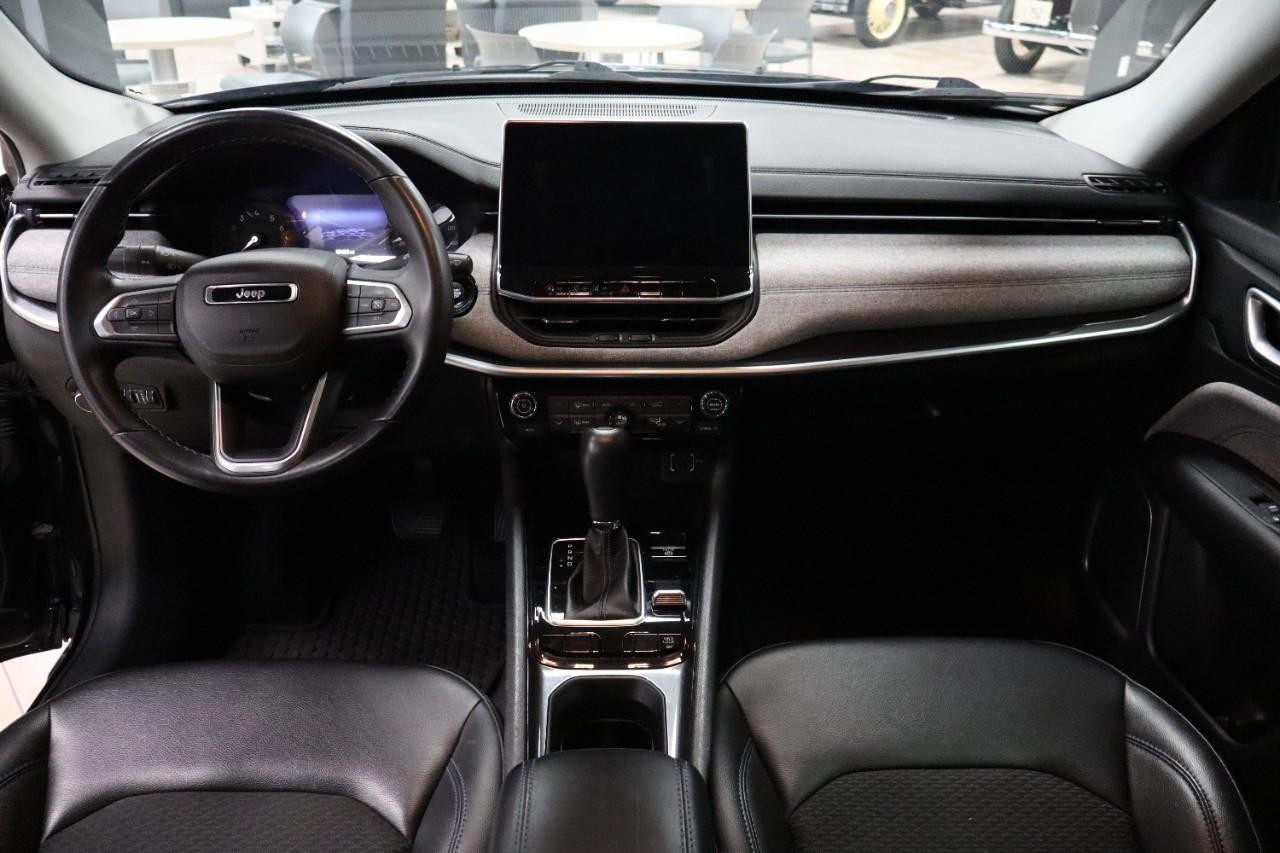 Jeep Compass Vehicle Full-screen Gallery Image 12