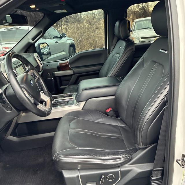 Ford F-150 Vehicle Full-screen Gallery Image 6