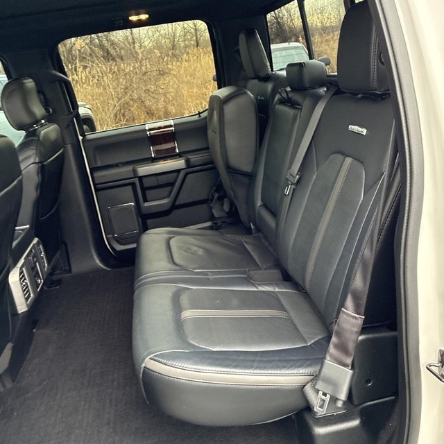 Ford F-150 Vehicle Full-screen Gallery Image 8