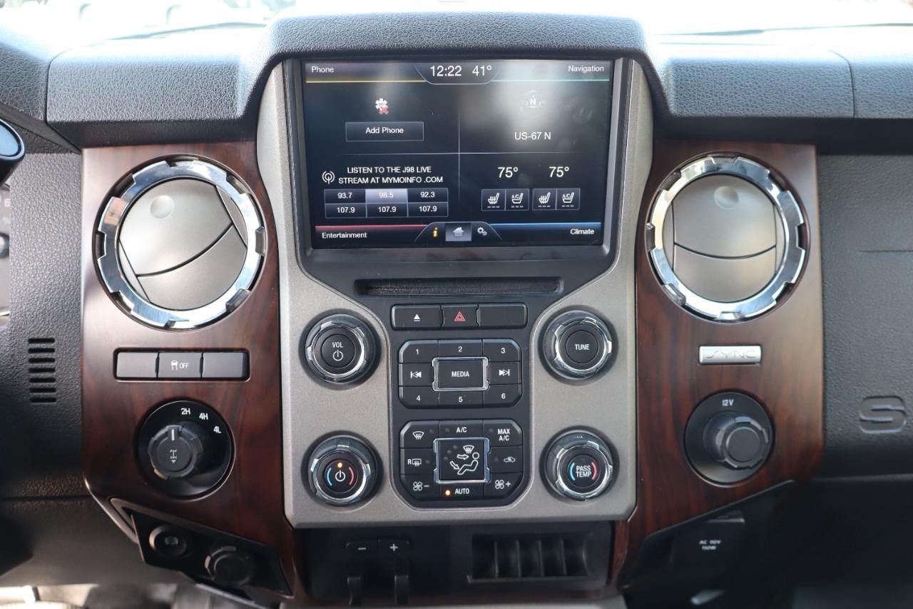 Ford Super Duty F-250 SRW Vehicle Full-screen Gallery Image 15