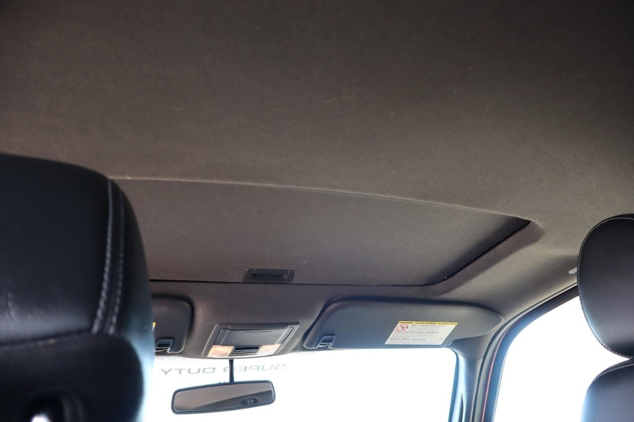 Ford Super Duty F-250 SRW Vehicle Full-screen Gallery Image 18