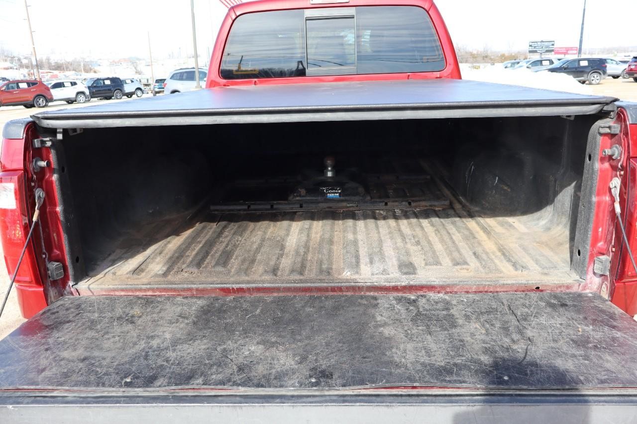 Ford Super Duty F-250 SRW Vehicle Full-screen Gallery Image 19